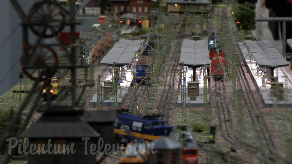 Модульный макет железной дороги в масштабе 1:87 от голландского клуба моделистов