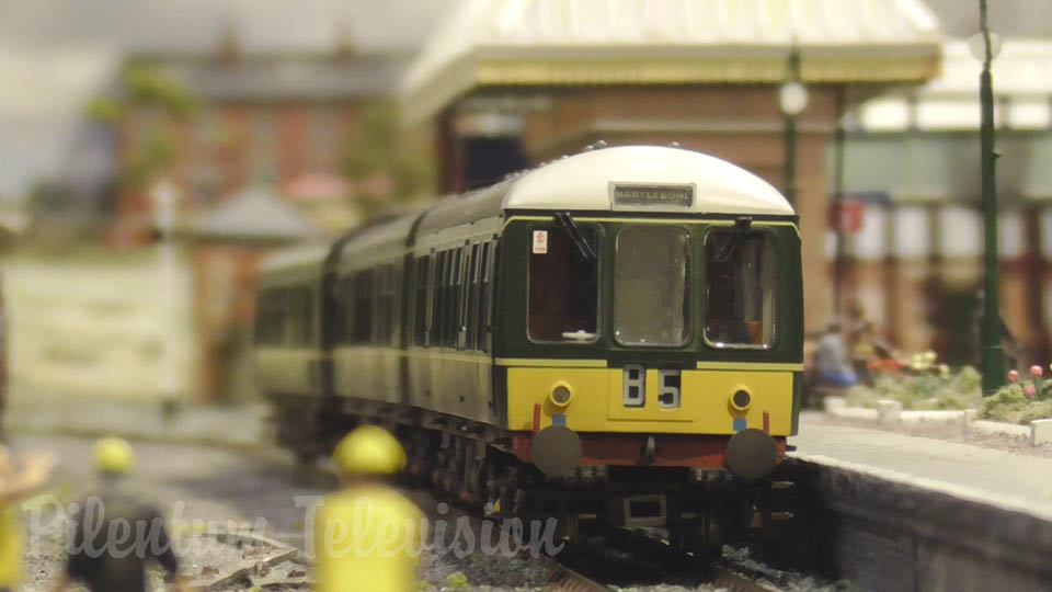 Duxbury OO Gauge Model Railway Layout by the Leamington & Warwick MRS - Warley Model Train Show 2018