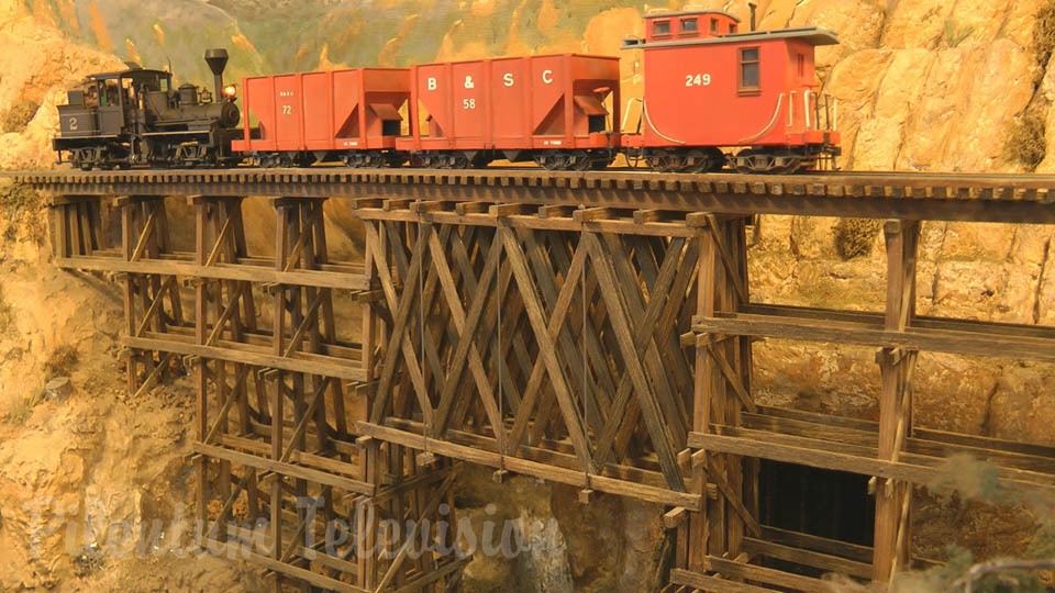 Comboios americanos e locomotivas a vapor da empresa ferroviária Denver and Rio Grande Western Railroad