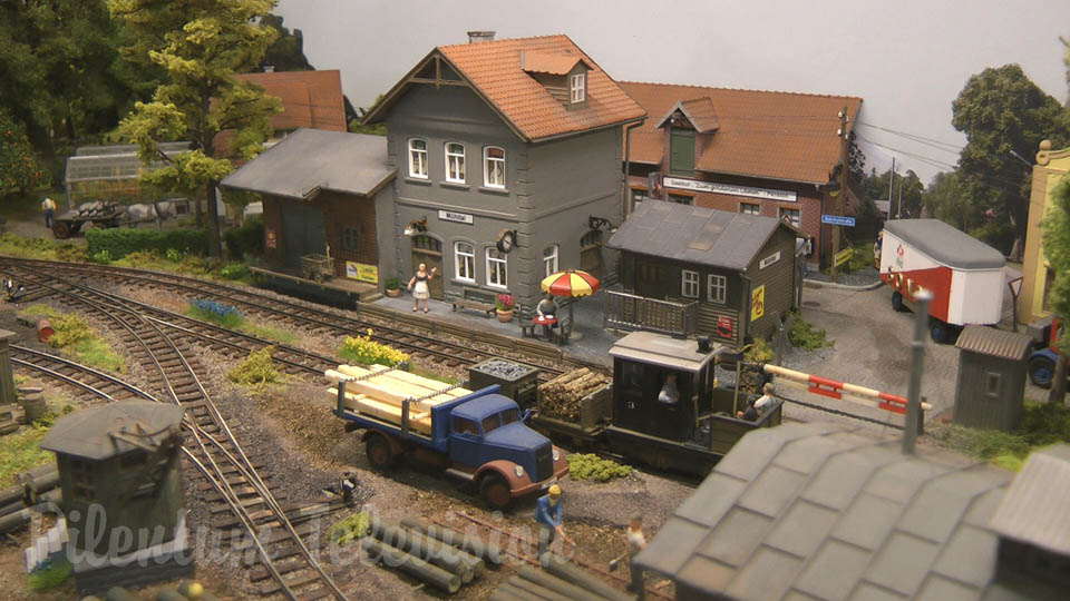 HOn3 Model Railroad Layout with Steam Locomotives and Diesel Locomotives