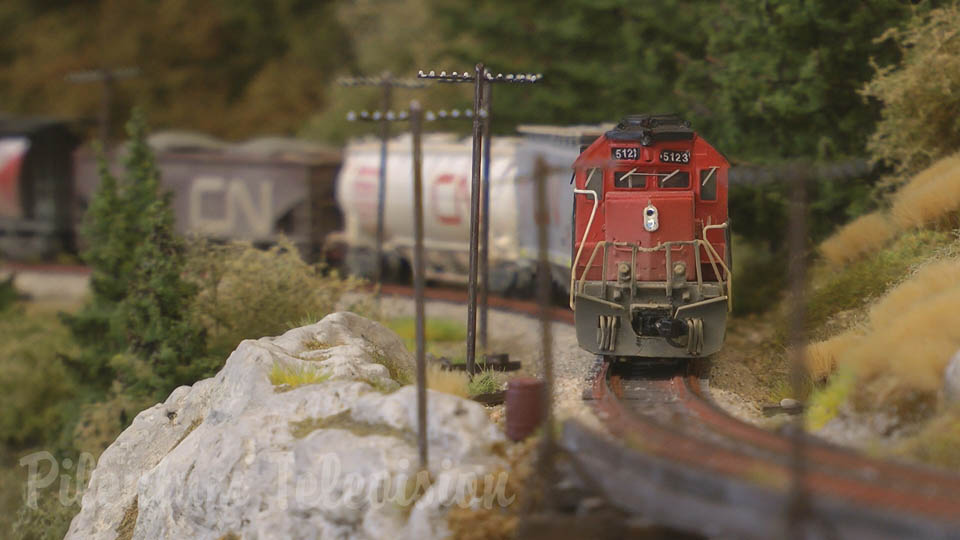 Model railroading in Canada: Rail transport modeling at its best! All aboard in TT scale!