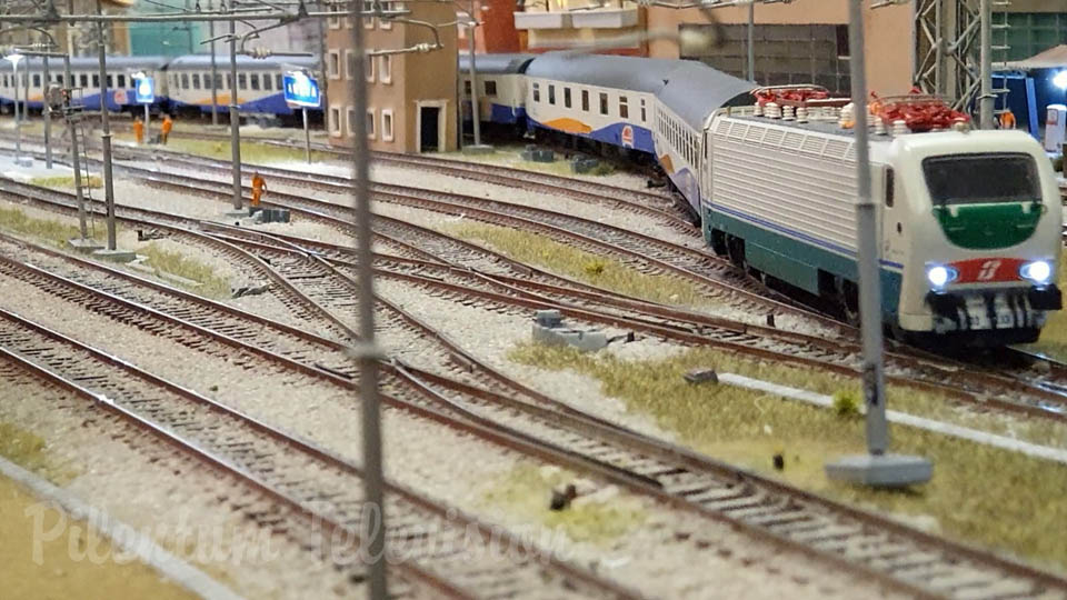 Xe lửa và tạo mô hình vận tải đường sắt ở Ý