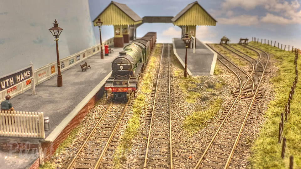 Фантастическое моделирование ландшафта на британской модели железной дороги в масштабе 1:76