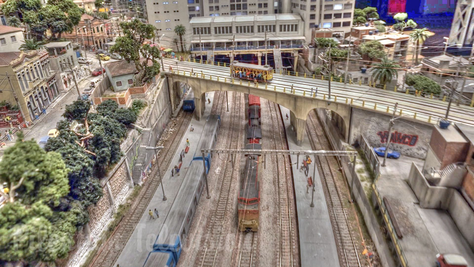 ブラジル・リオデジャネイロの街を再現した幻想的なジオラマ HOスケールの優れた鉄道模型レイアウト