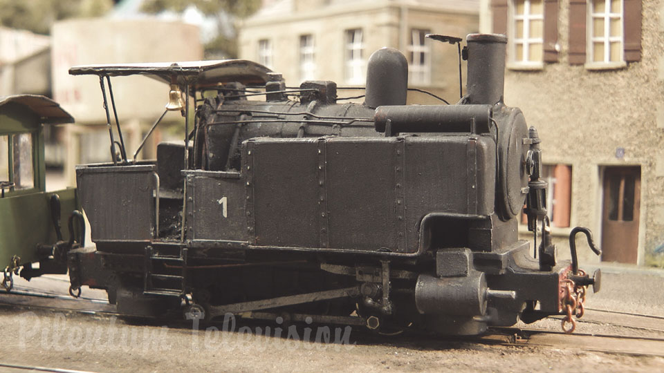 Maqueta de trenes - Pueblo en el que todo el mundo querría vivir gracias a la locomotora de vapor