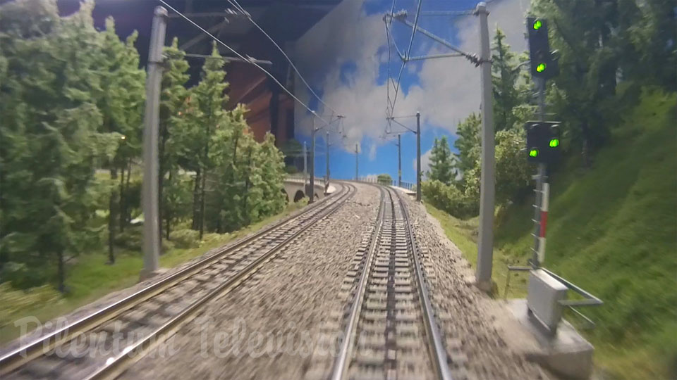 奥地利的火车模型--火车驾驶室内的模型铁路之旅
