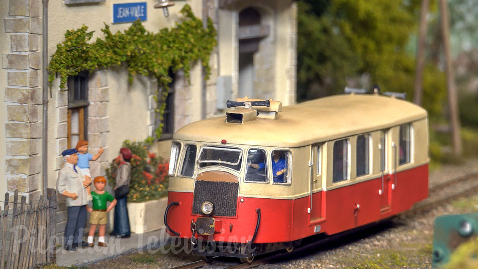 Best Place to Visit in France: Jean-Ville - Realistic O Scale Model Train Layout by Jan van Remmerden
