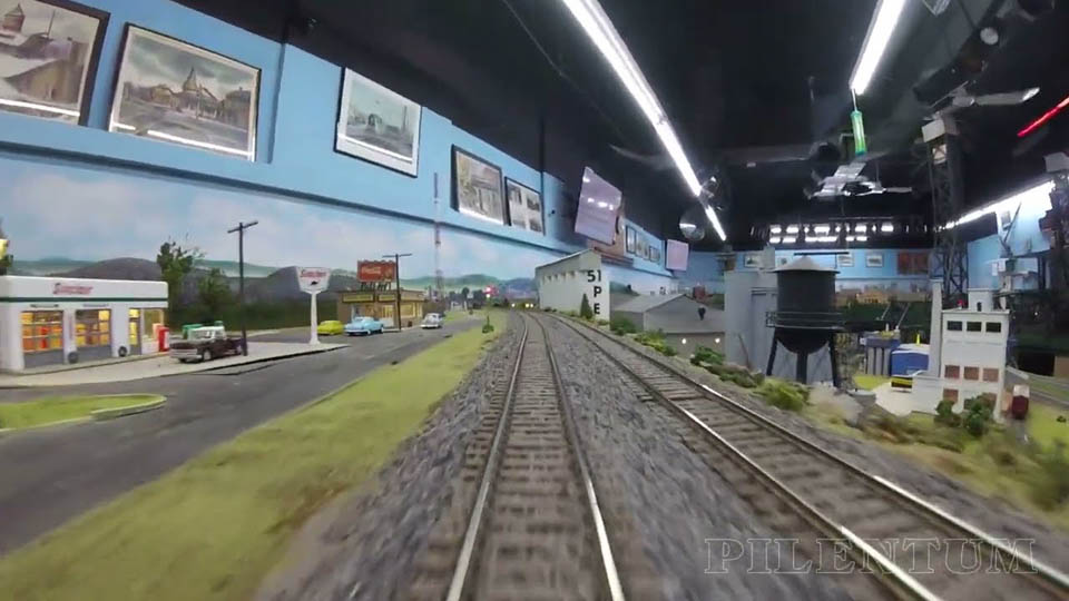 Взгляд машиниста поезда на один из величайших макетов железных дорог Америки